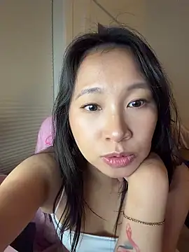 petiteTai online show from May 5, 4:04 am