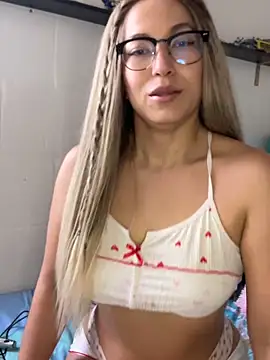 Mileyjenner1 online show from May 8, 12:52 pm