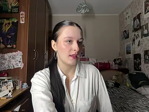 Angelina Floran online show from May 12, 4:35 pm