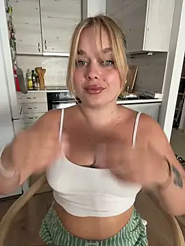 lilixcake online show from July 5, 3:07 pm