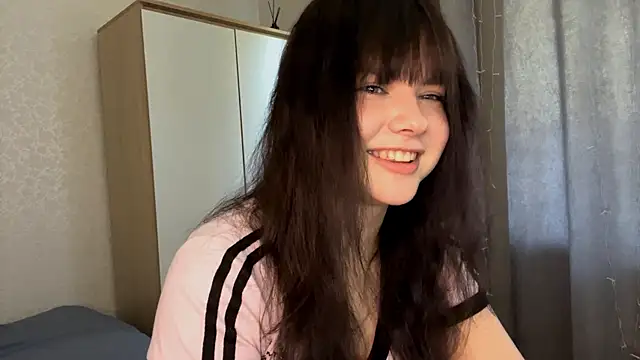 EmilyMercurial online show from May 27, 8:22 am