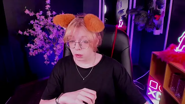 FoxxyyPolly online show from June 26, 5:20 am