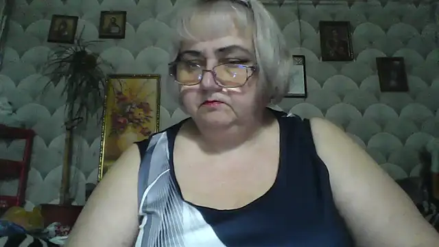 MarinaFarina53 online show from May 31, 6:30 am