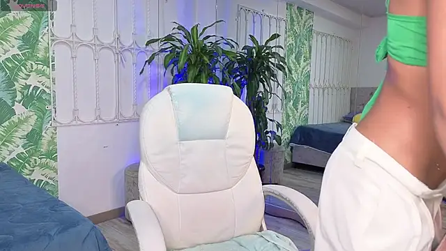 baby julieta00 online show from June 22, 12:13 pm
