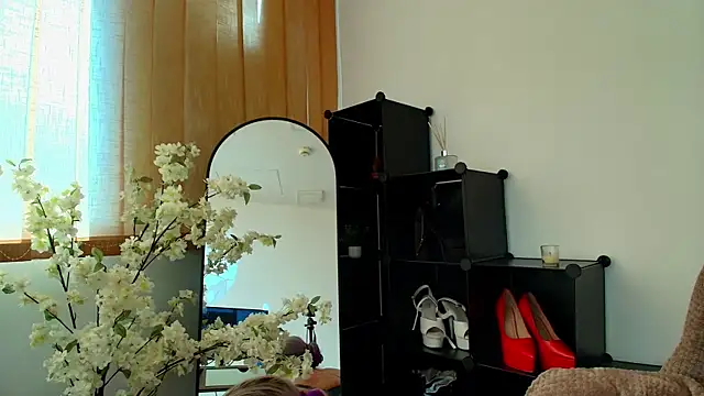 GoldieAmis online show from May 12, 4:54 am