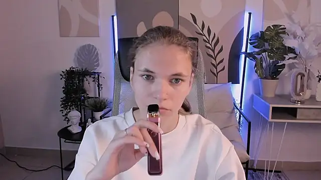 effyfetcher online show from June 17, 7:10 am