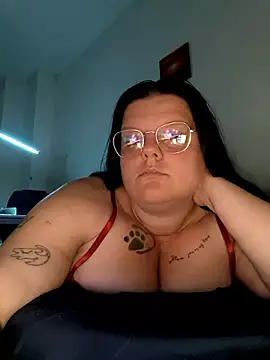 BadMommyyyyy online show from May 10, 6:54 pm