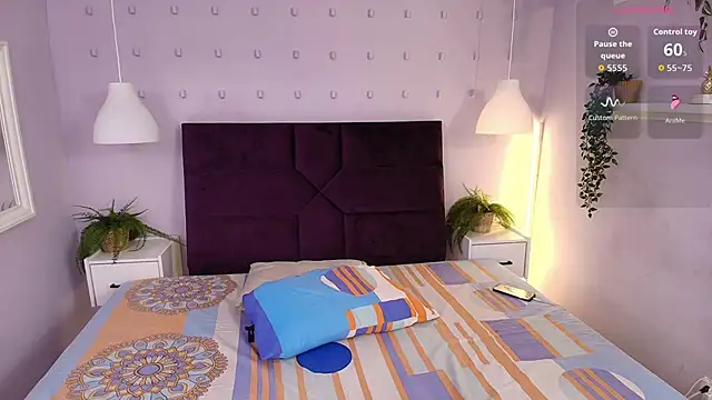 Sirenyrouss online show from June 13, 3:59 am