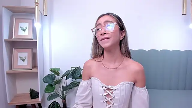 HannaCarttier  online show from July 15, 12:32 pm