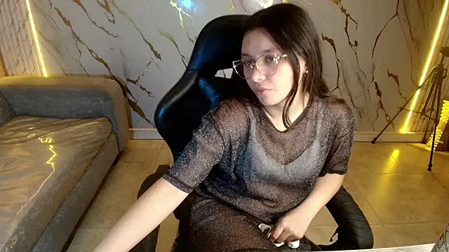 HoneyDoll tf online show from June 2, 1:23 pm