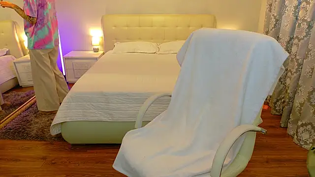 BabyyGirll  online show from May 27, 3:47 am