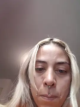 sofigirlgold online show from May 31, 3:18 pm