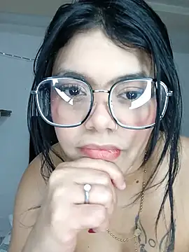 luxuryluna online show from July 5, 3:35 am