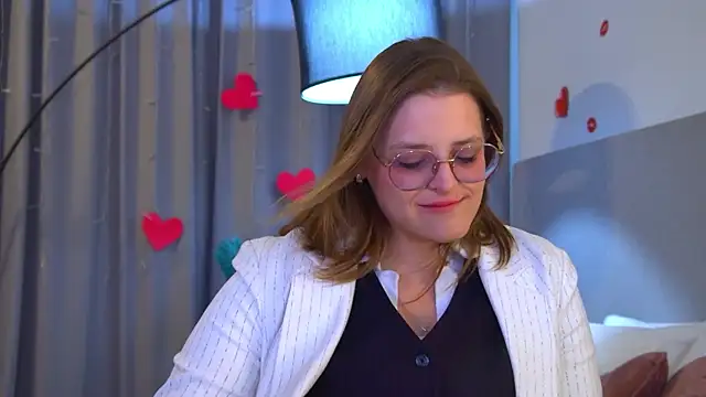 AlexaAvery online show from July 8, 6:26 am