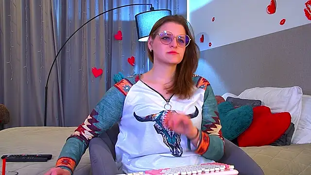 AlexaAvery online show from June 2, 6:14 am