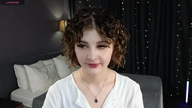 Kira  Fluffy online show from June 6, 12:06 am