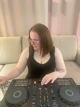 Joan Taylor1 online show from June 6, 12:00 pm