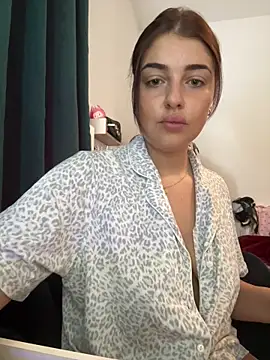 Spicy Scarlett 26 online show from May 20, 8:11 am