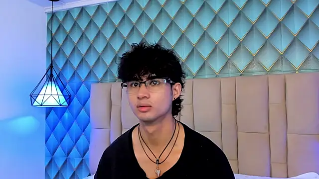 Sofia-Ethan online show from May 31, 1:28 pm