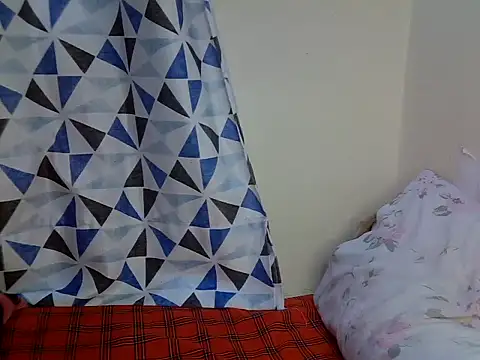 Simply Naughty0 online show from July 7, 9:46 am