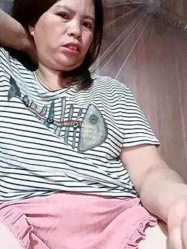 -Yeyi- online show from July 12, 5:58 pm