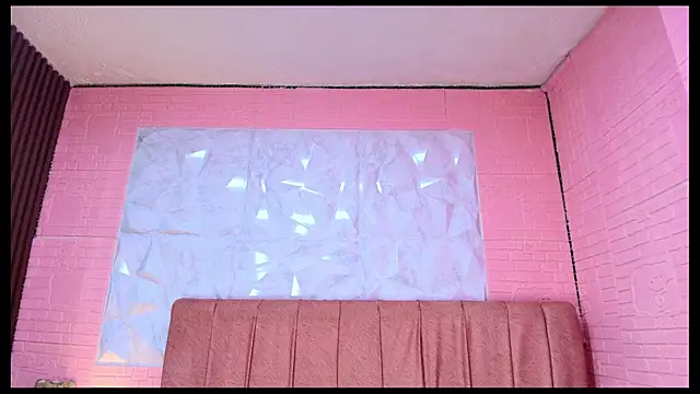 mnicollesweet pri online show from July 17, 3:33 am