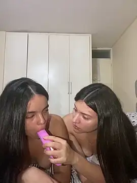 Venusduoxx online show from May 31, 7:03 am