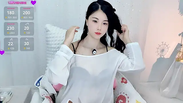ZzzU Uo online show from July 6, 10:56 pm
