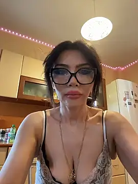 JessicaNichols  online show from July 13, 4:52 pm