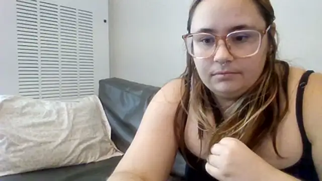 Midnight Riott online show from June 17, 10:00 pm