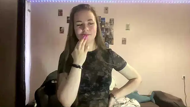 KrystalCarabine online show from May 31, 8:42 am