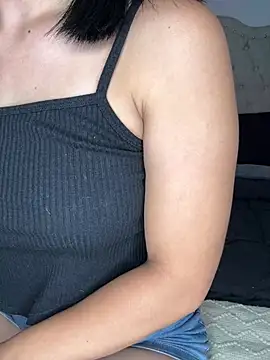 DaniRivers  online show from June 29, 7:24 pm
