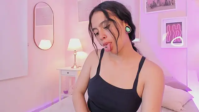 Kimdyy  online show from June 24, 7:57 pm