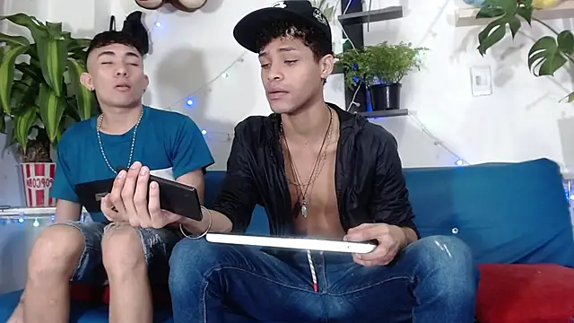 STRANGER BOYS online show from May 29, 10:19 pm