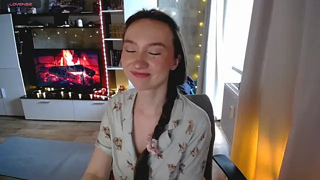 Maryana Ro online show from April 7, 6:26 am