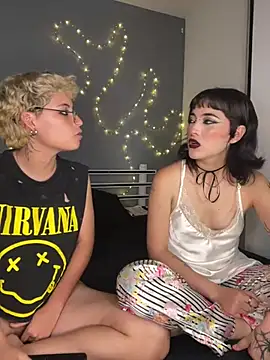 Mia-Sinclair online show from May 31, 3:23 am