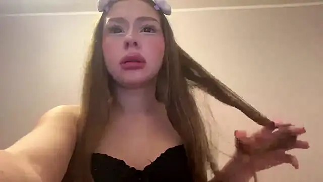 Milkyvoyer online show from May 31, 7:37 pm