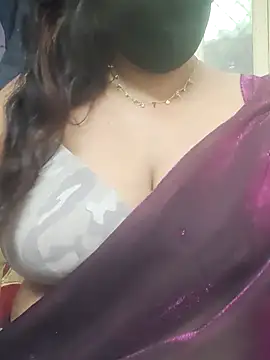 sexyveena online show from July 8, 9:00 am