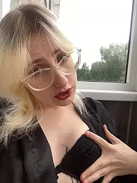 xp blondie online show from June 11, 12:46 pm