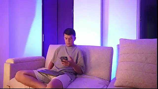 Dylan KatteLive online show from June 16, 12:00 am