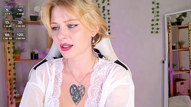 chloewinter online show from June 16, 3:51 am