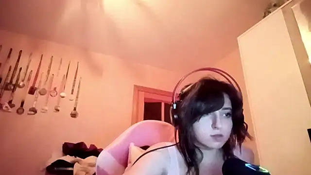 bunnyhoneylovehands online show from June 11, 12:09 am