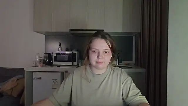 InoriGirl online show from June 1, 6:20 pm