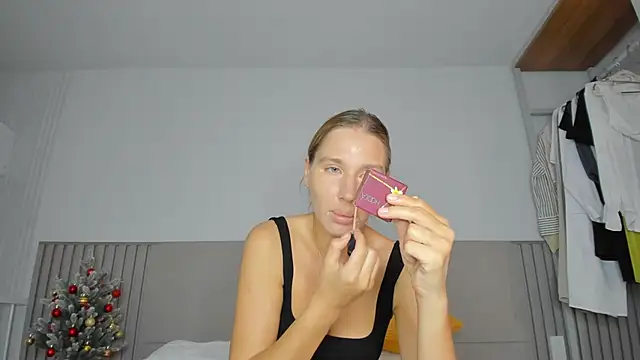 SofiClimbing online show from December 16, 3:56 am