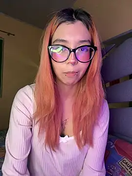 Nana-Komatsu online show from June 21, 9:35 am