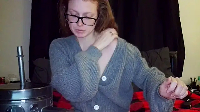 poisonivyy95 online show from June 4, 1:44 am