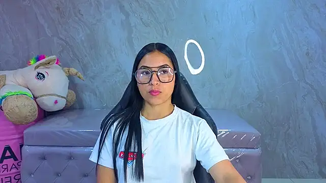 lia x a online show from June 8, 1:01 pm