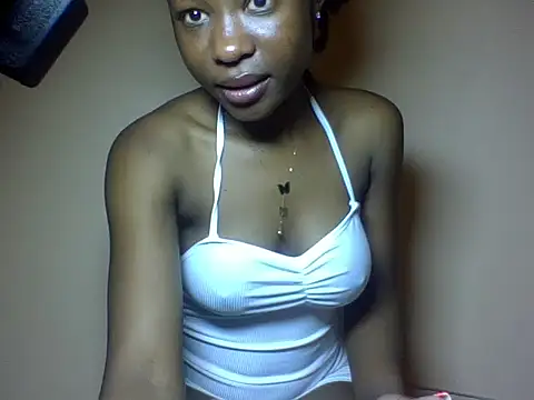 EbonyJuly online show from June 4, 7:07 pm