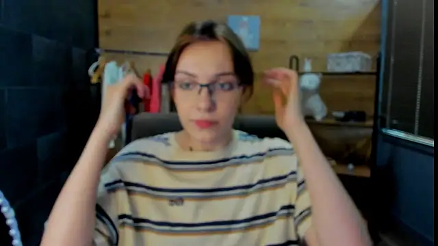KristennMartin online show from June 15, 8:58 am