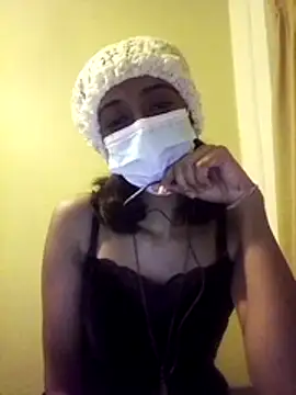 Snapshot of queen_shelly chatting on June 21, 6:56 pm queen shelly online show from June 21, 6:56 pm